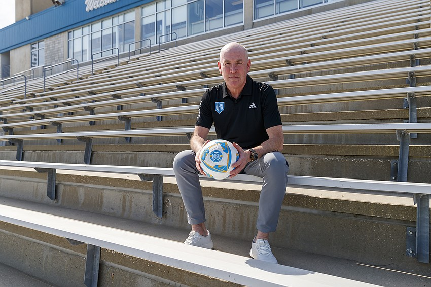 Sporting JAX anuncia la salida de Steve Livingstone y nombra a Mark Warburton como presidente de fútbol